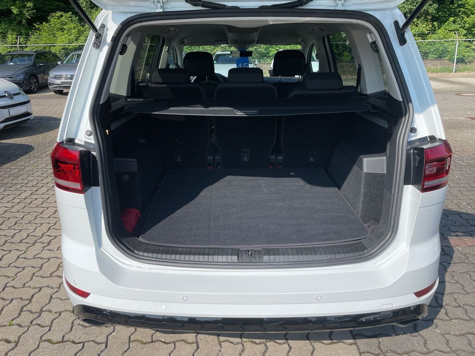 Volkswagen Touran R-Line TSi DSG Navi AZV beh. Frontsch. Hi foto 11
