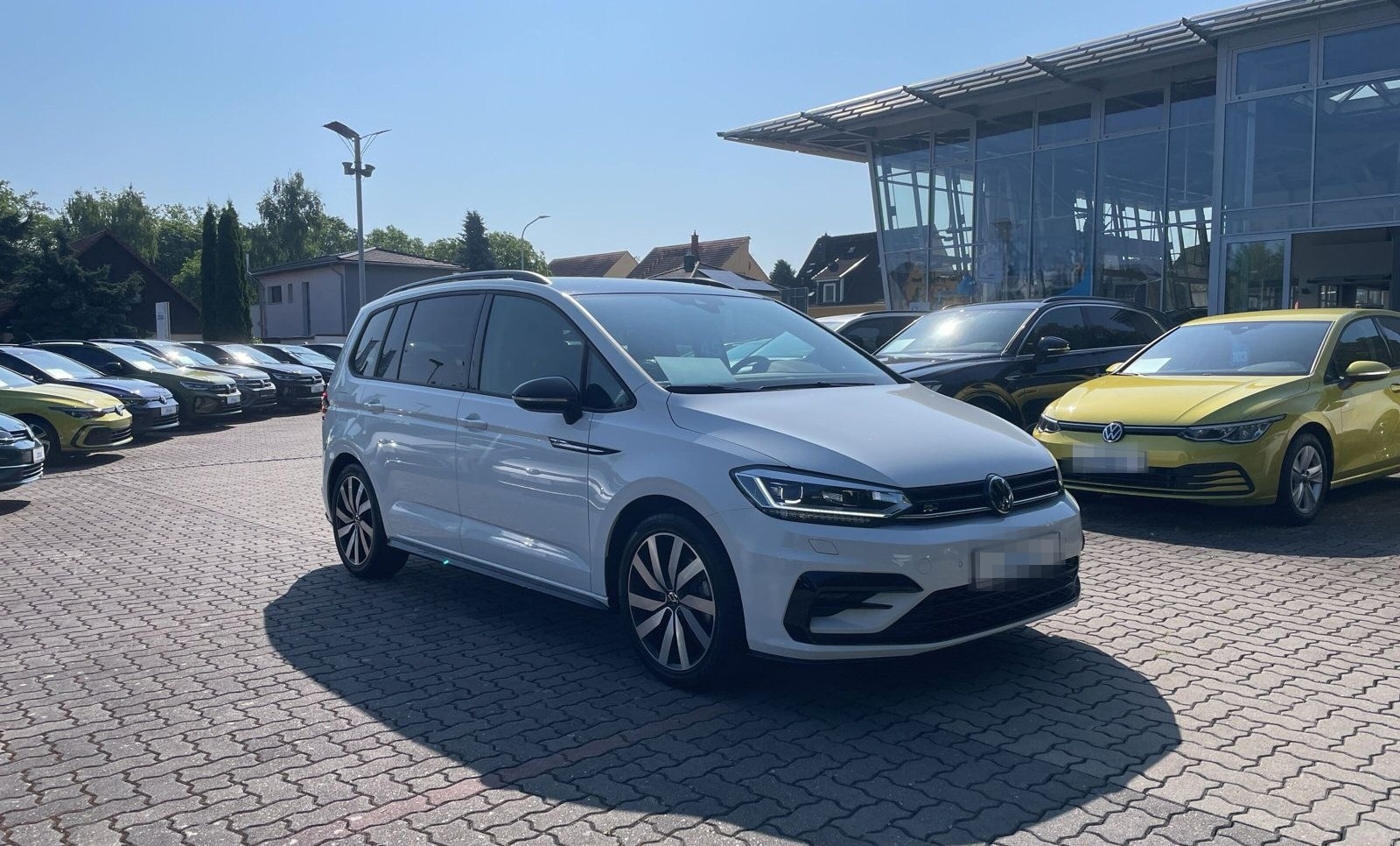 Volkswagen Touran R-Line TSi DSG Navi AZV beh. Frontsch. Hi foto 5