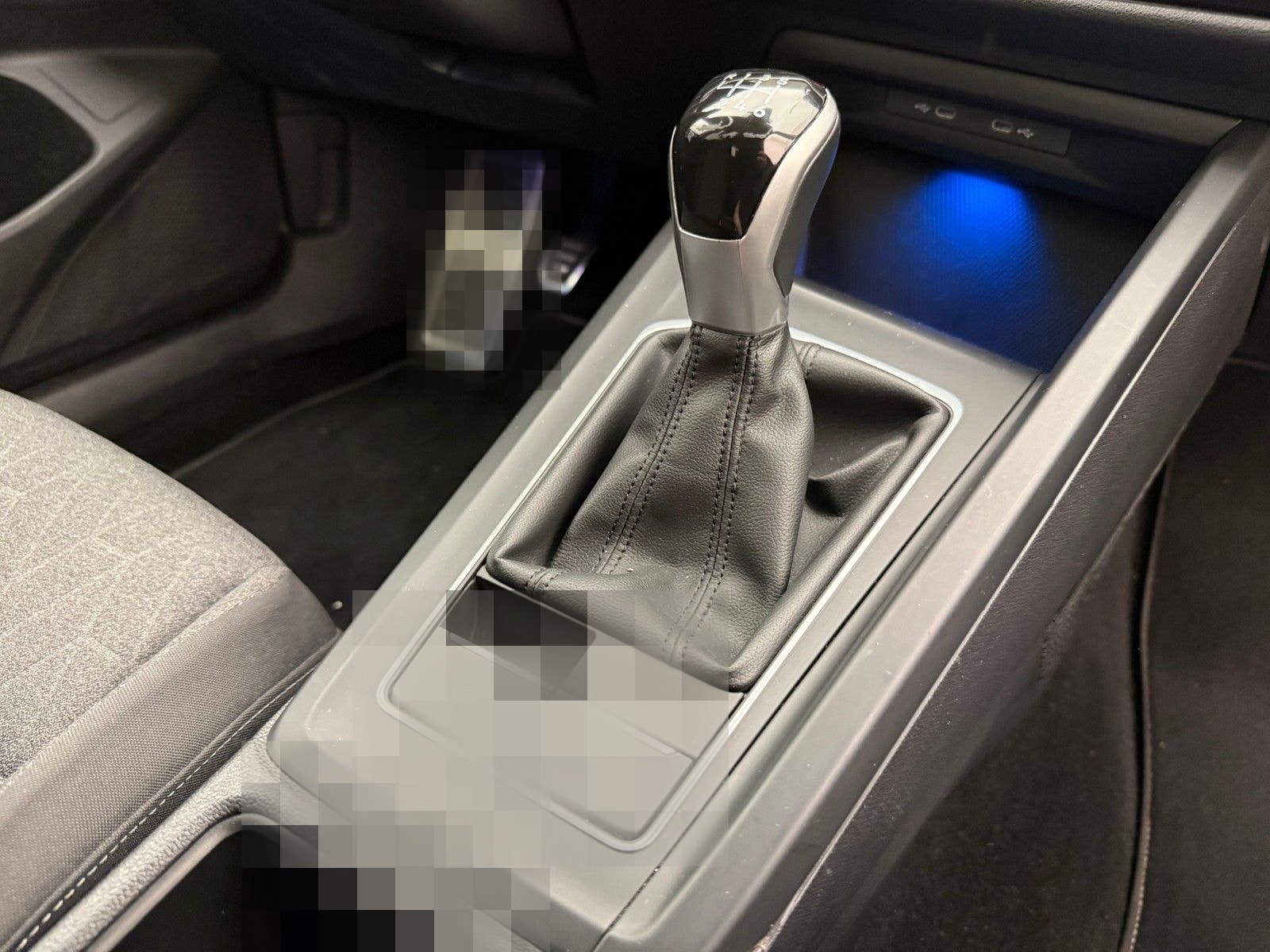 Volkswagen Golf 8 2.0 TDI Life IQ.Drive NaviKamera AHK foto 4