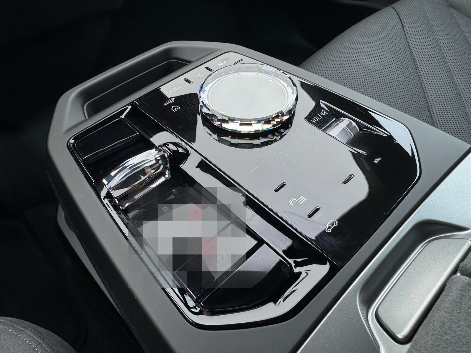 BMW iX M70 xDrive M Sport Pro B&W Pano AHK Autobahna foto 18