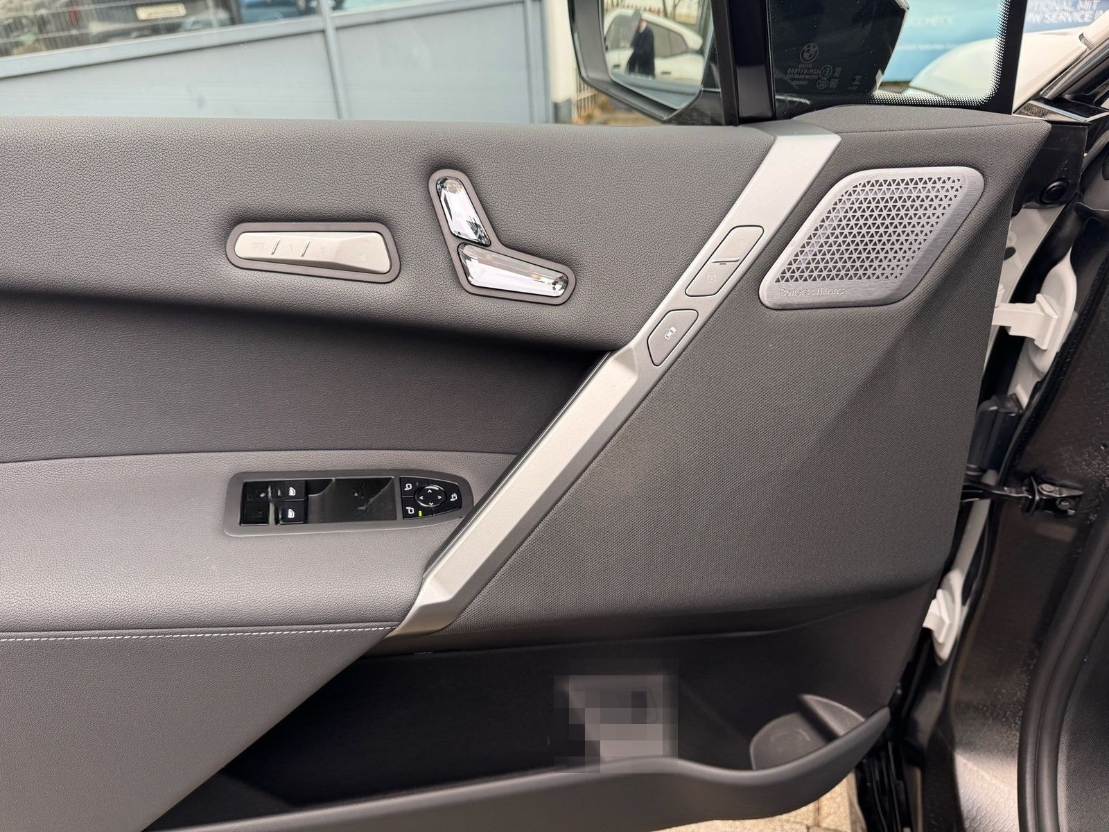 BMW iX M70 xDrive M Sport Pro B&W Pano AHK Autobahna foto 9