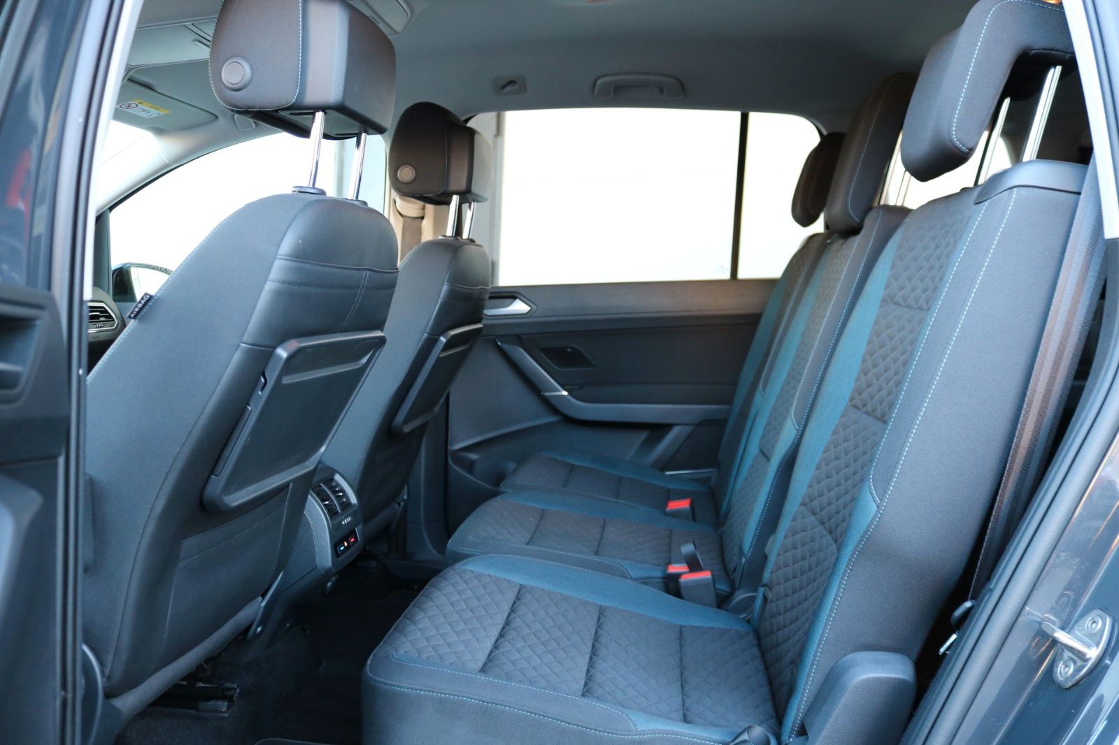 Volkswagen Touran 1.6D IQ.DRIVE*7-Sitzer*Parklenkassistent* foto 9