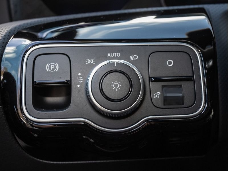 Mercedes-Benz CLA 200 d SB AMG-Sport/LED/Cam/Pano/Night/Keyl foto 24