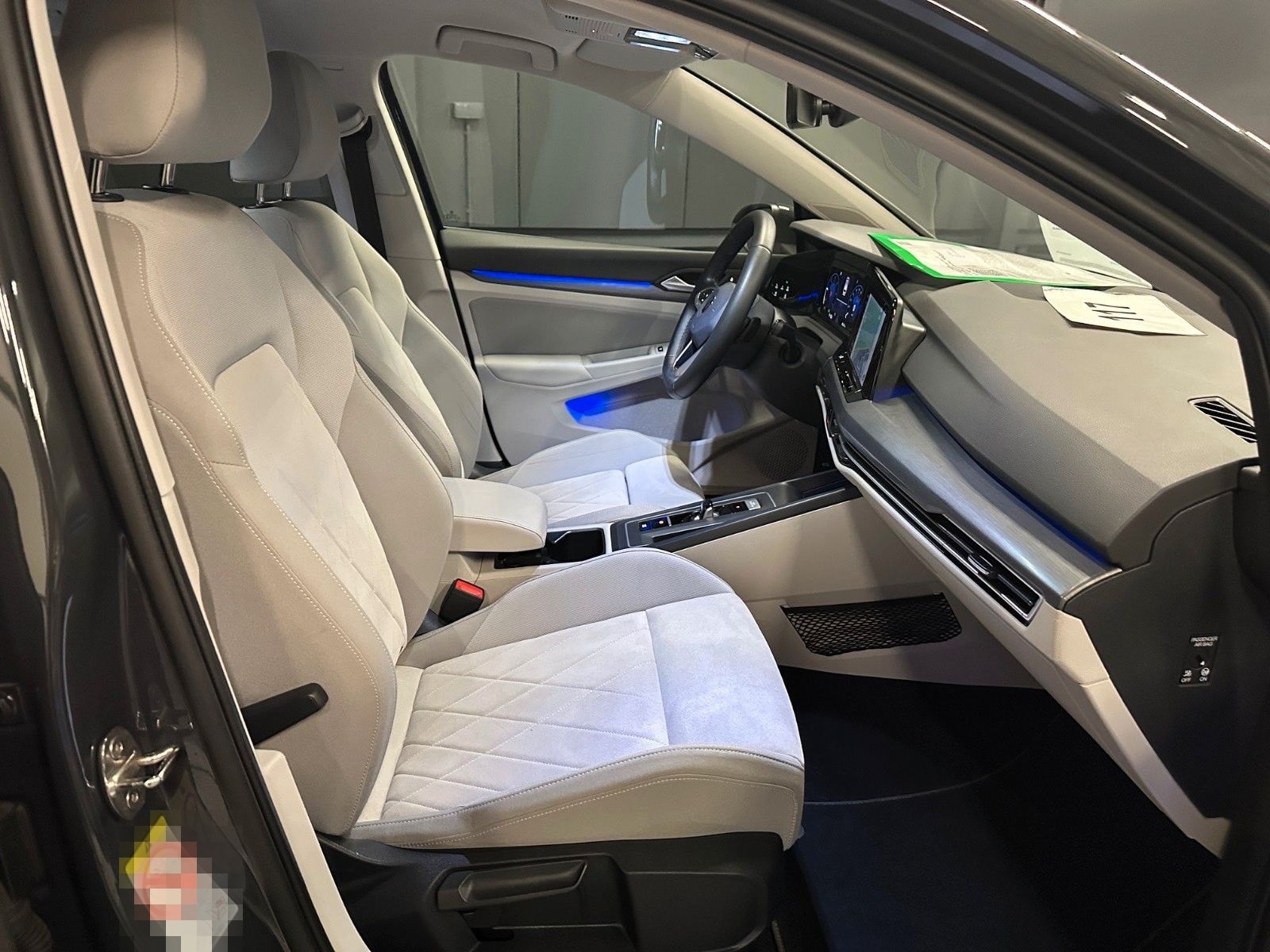 Volkswagen Golf VIII Variant Style*NAVI*LED*CarPlay*MASSAGE foto 2