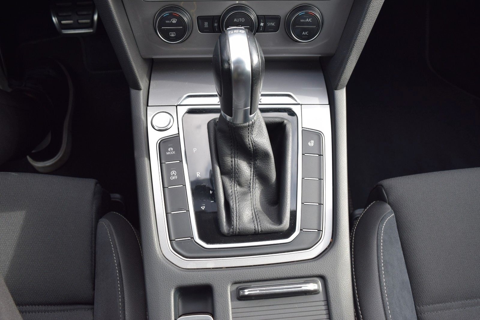 Volkswagen Passat Alltrack | Digital Cockpit | PANO | VOLL foto 21