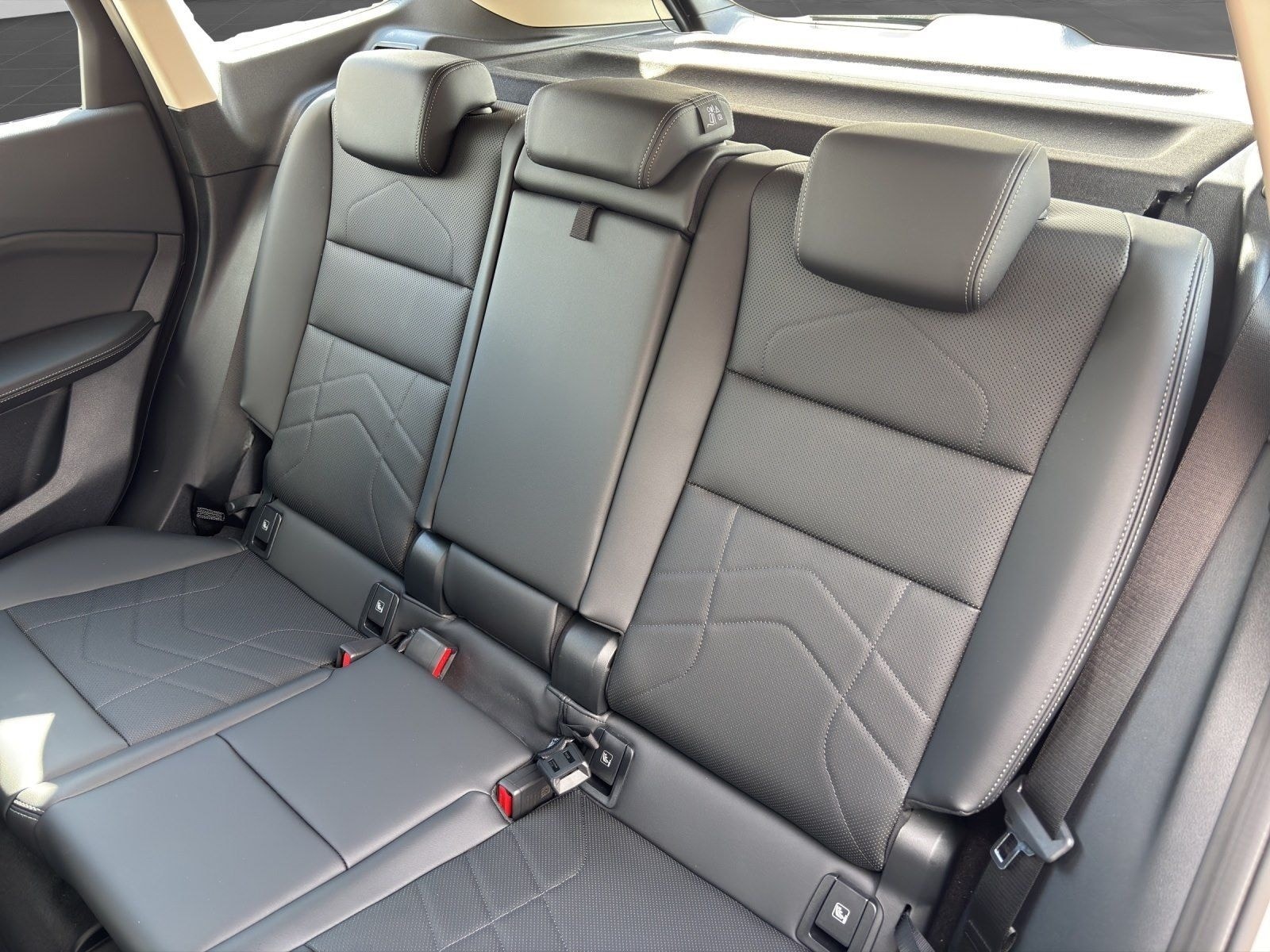 BMW X1 sDrive20i AHK/ Adapt. LED/ Keyless/ Pano foto 12