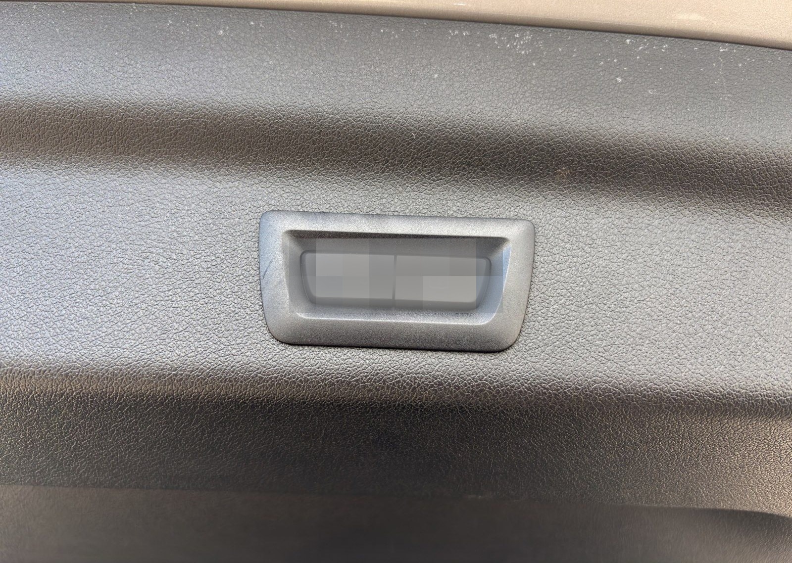 BMW X1 sDrive20i AHK/ Adapt. LED/ Keyless/ Pano foto 16