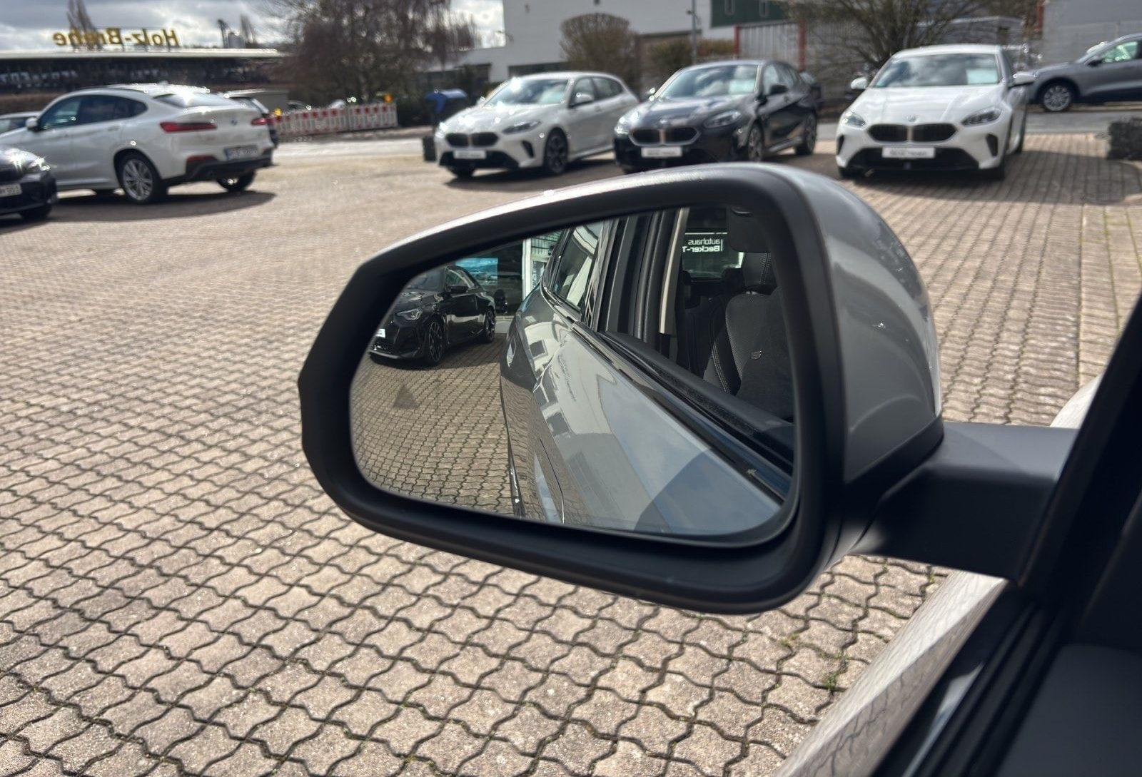 BMW X1 sDrive20i AHK/ Adapt. LED/ Keyless/ Pano foto 17