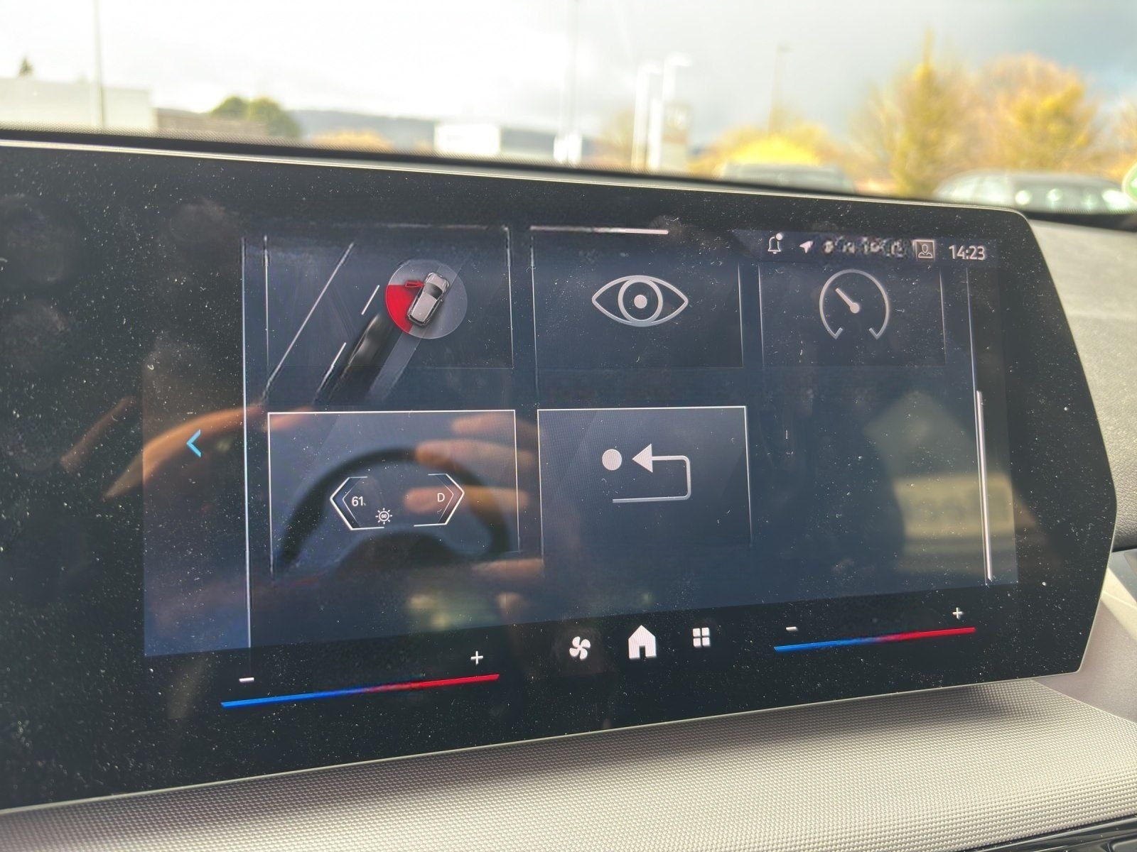 BMW X1 sDrive20i AHK/ Adapt. LED/ Keyless/ Pano foto 19