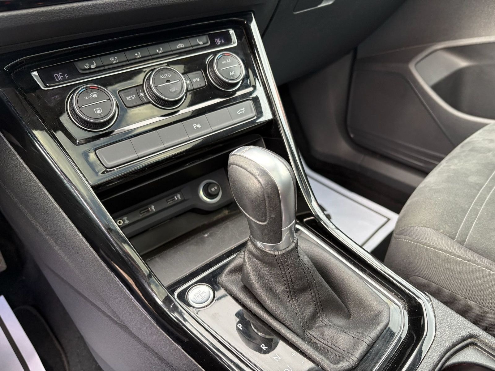 Volkswagen Touran 2.0 TDI "Highline" R-Line 7 Sitzer foto 15