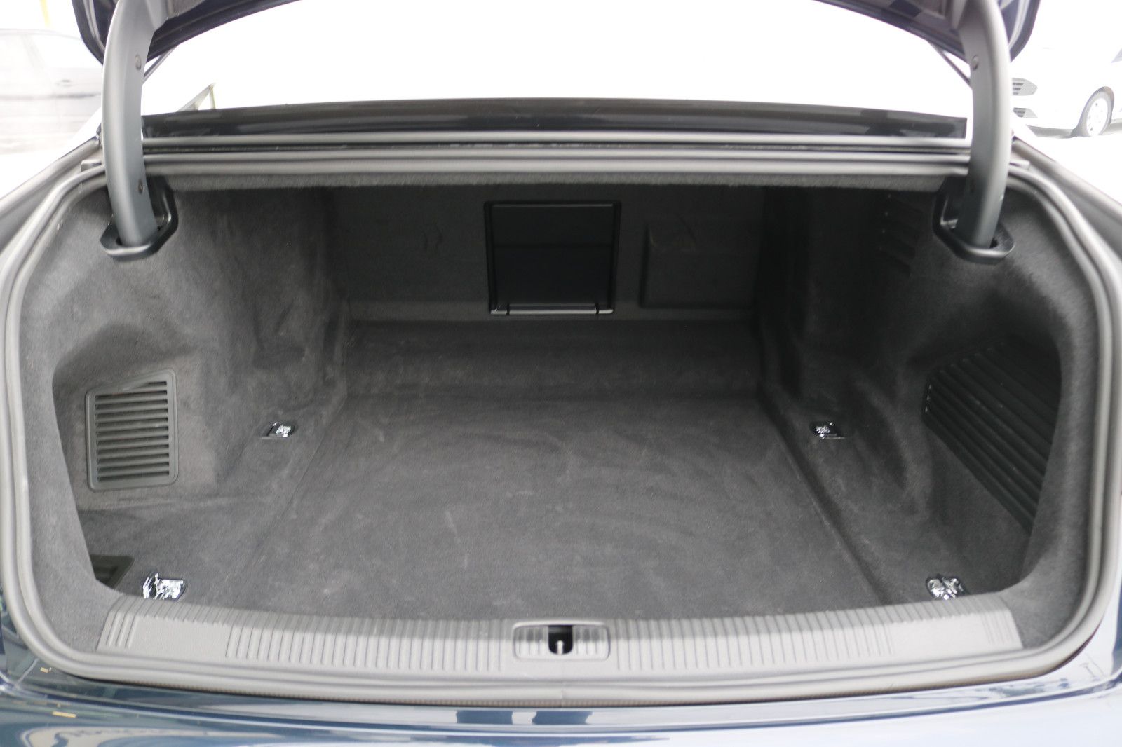 Audi A8L 60 TFSI Lang V8 S line /Exclusive/3xTV/B&O/ foto 24