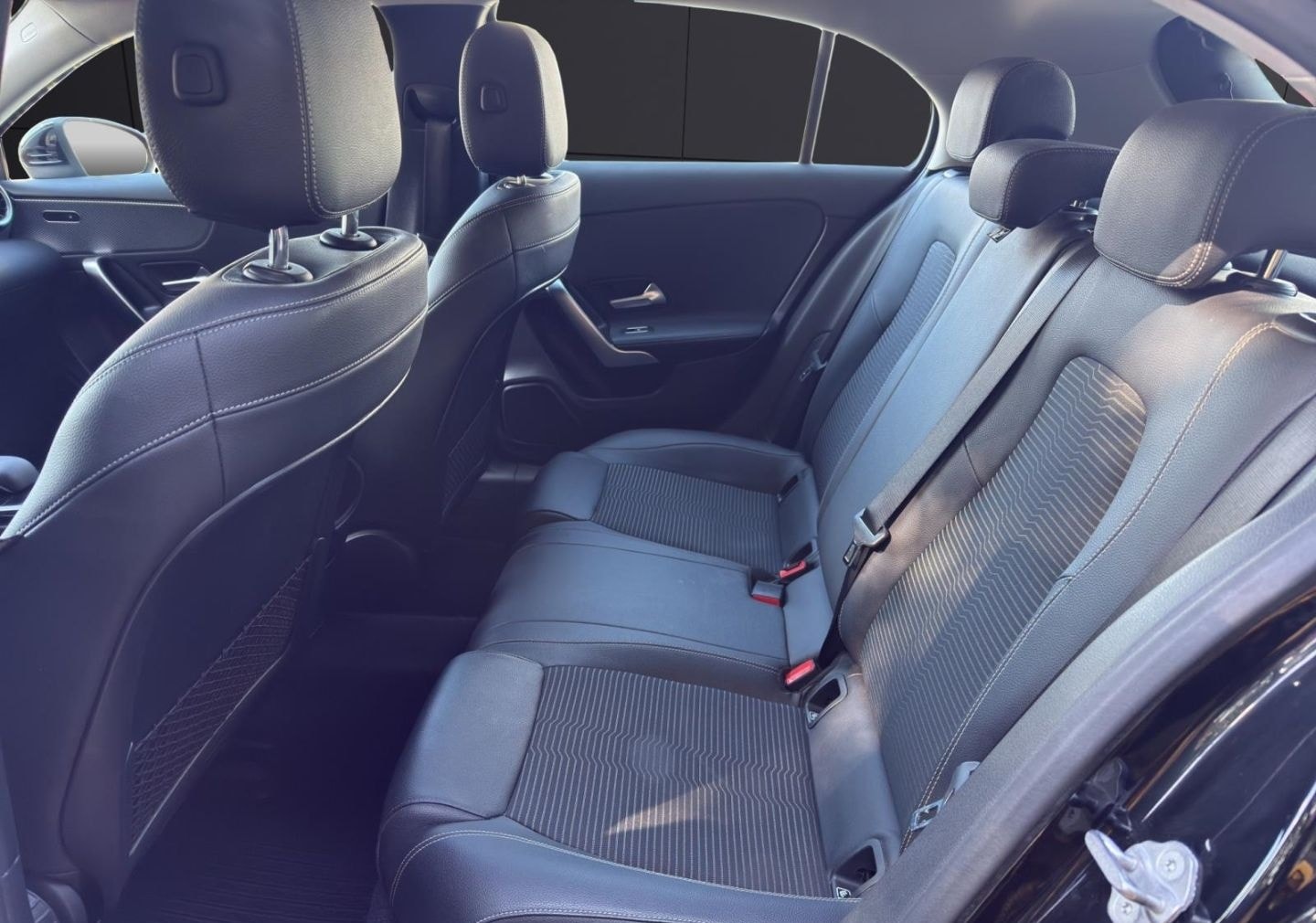 Mercedes-Benz A 180 Distronic Navi Digitales Cockpit LED SHZ K foto 21