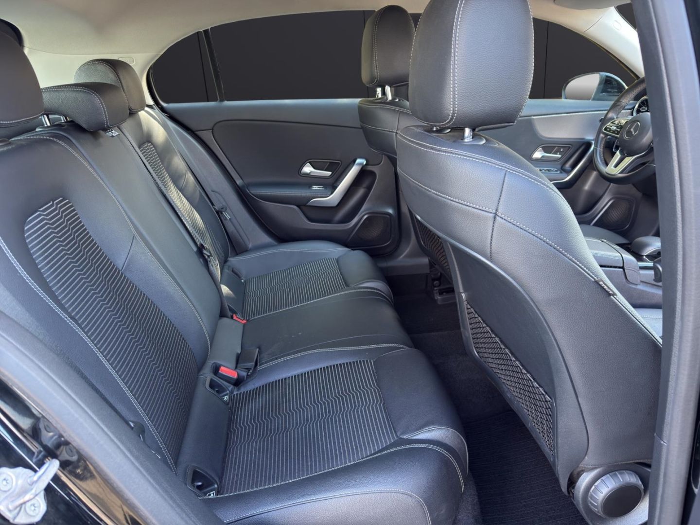 Mercedes-Benz A 180 Distronic Navi Digitales Cockpit LED SHZ K foto 24