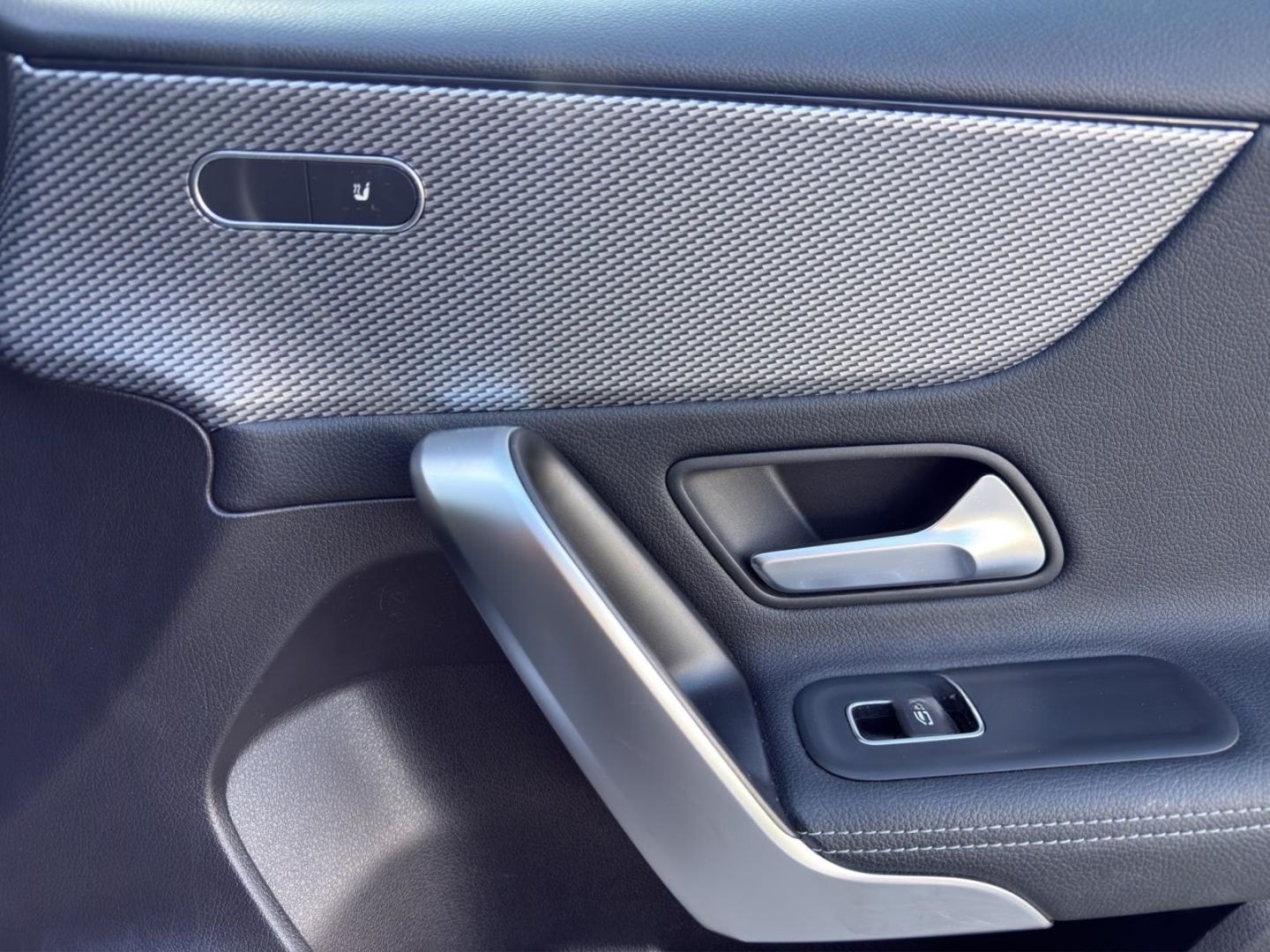 Mercedes-Benz A 180 Distronic Navi Digitales Cockpit LED SHZ K foto 25