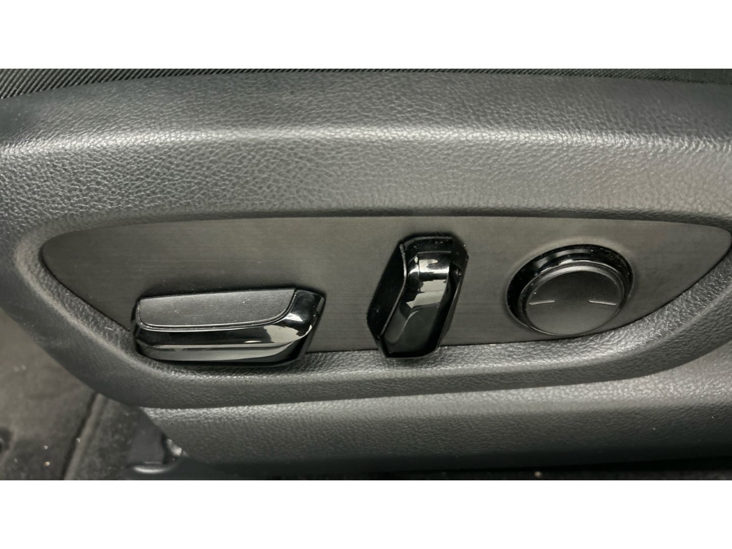 Lexus UX 300e Luxury Line 360 Grad Kamera Mark Levinso foto 16