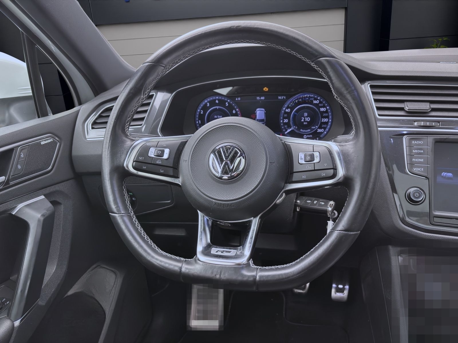 Volkswagen Tiguan 2.0 TSI 4M R-LINE PANO NAVI KAMERA DYNAUD foto 11