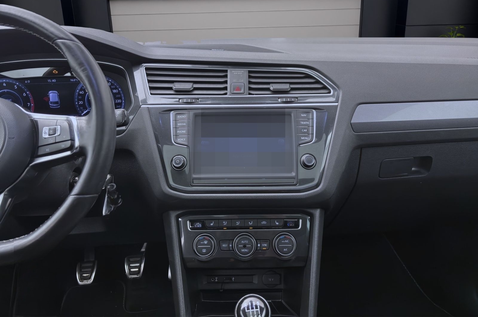 Volkswagen Tiguan 2.0 TSI 4M R-LINE PANO NAVI KAMERA DYNAUD foto 14