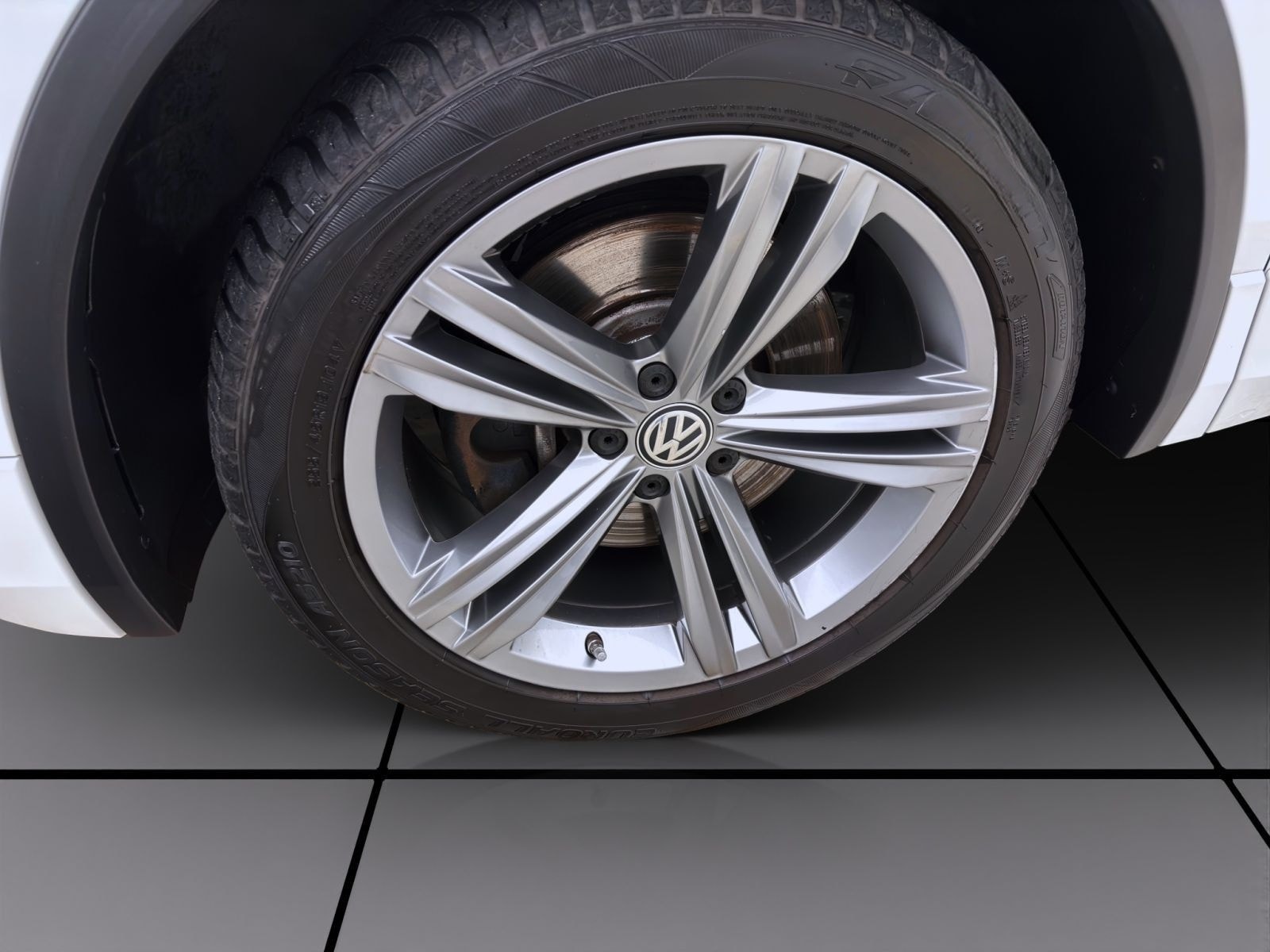 Volkswagen Tiguan 2.0 TSI 4M R-LINE PANO NAVI KAMERA DYNAUD foto 8