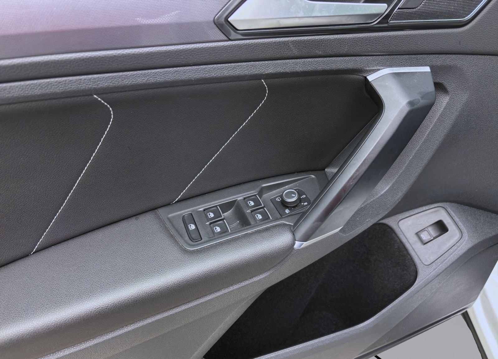 Volkswagen Tiguan 2.0 TSI 4M R-LINE PANO NAVI KAMERA DYNAUD foto 10