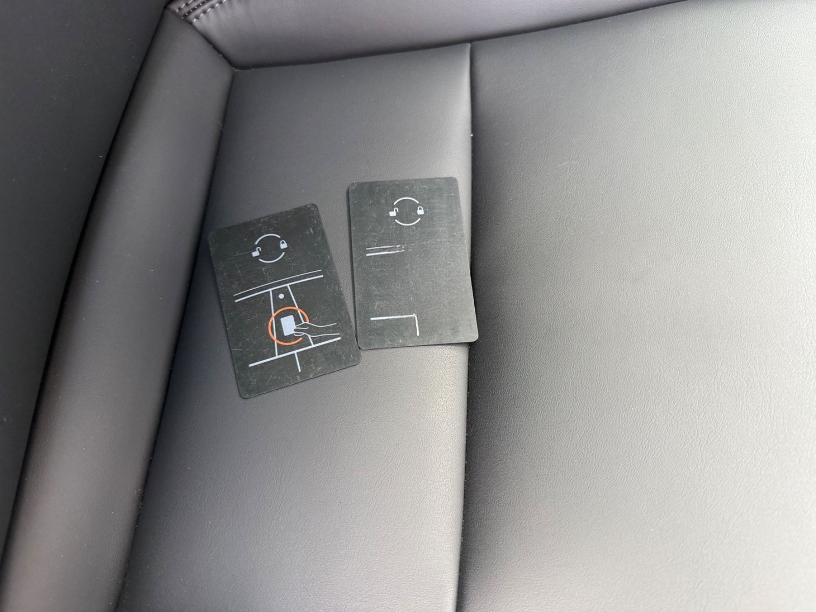 Tesla Model Y | Long Range AWD | NEU TüV |  SOH 93% foto 23