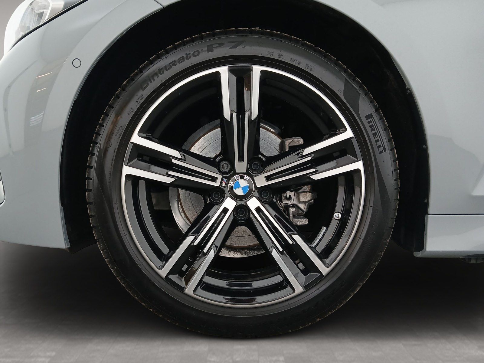 BMW 318i Limousine M Sport Navi AHK Kamera Alarm foto 6