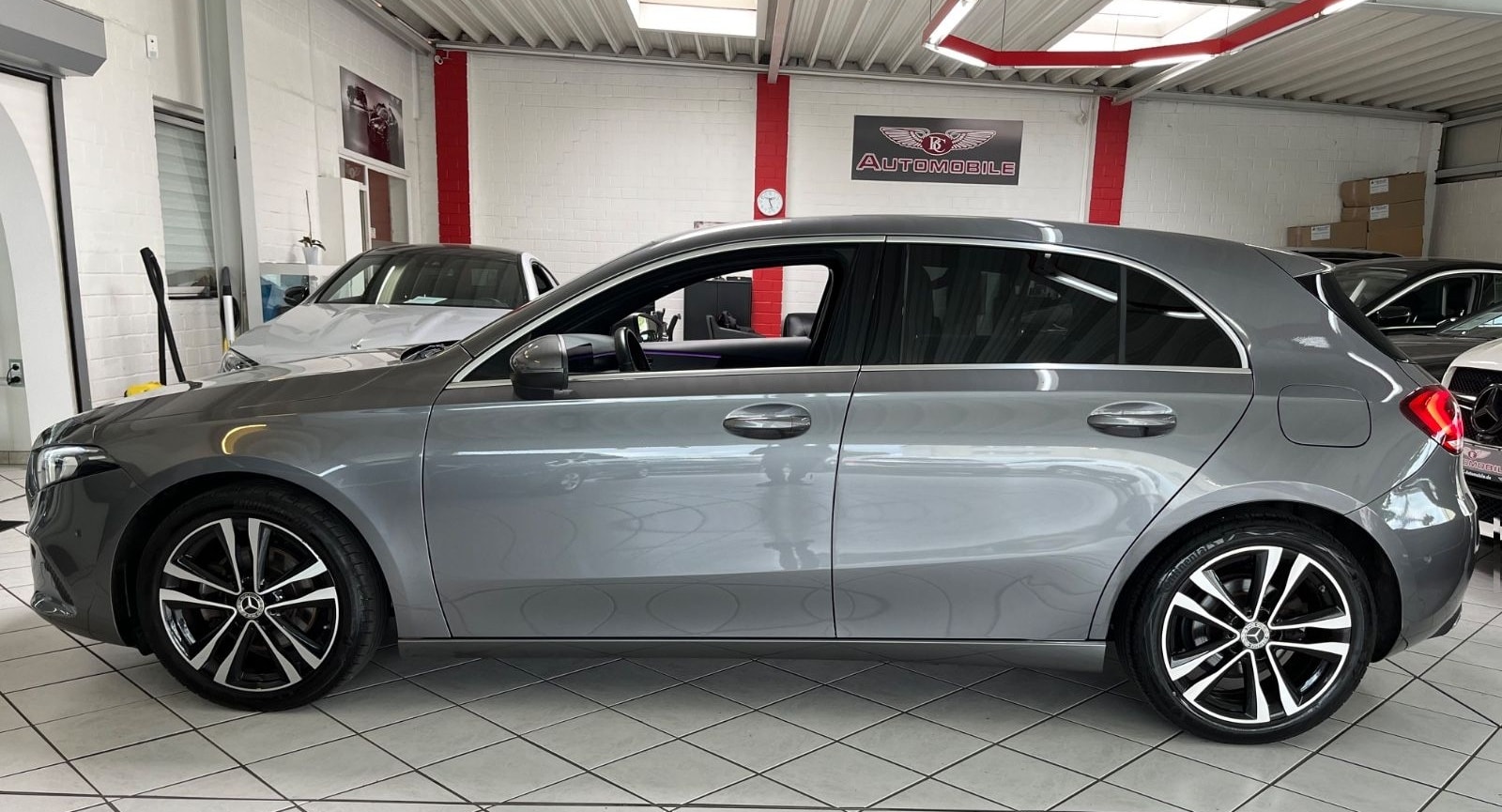 Mercedes-Benz A 200 Edition19 KEYLESS LED NAVI AMBIENTE KAMERA foto 4