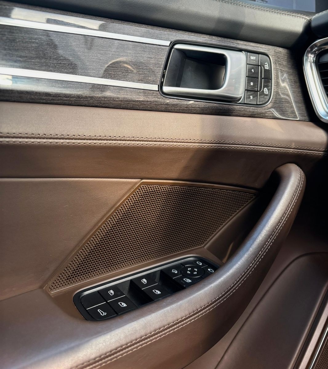 Porsche Panamera Turbo S-Vollausstattung foto 21