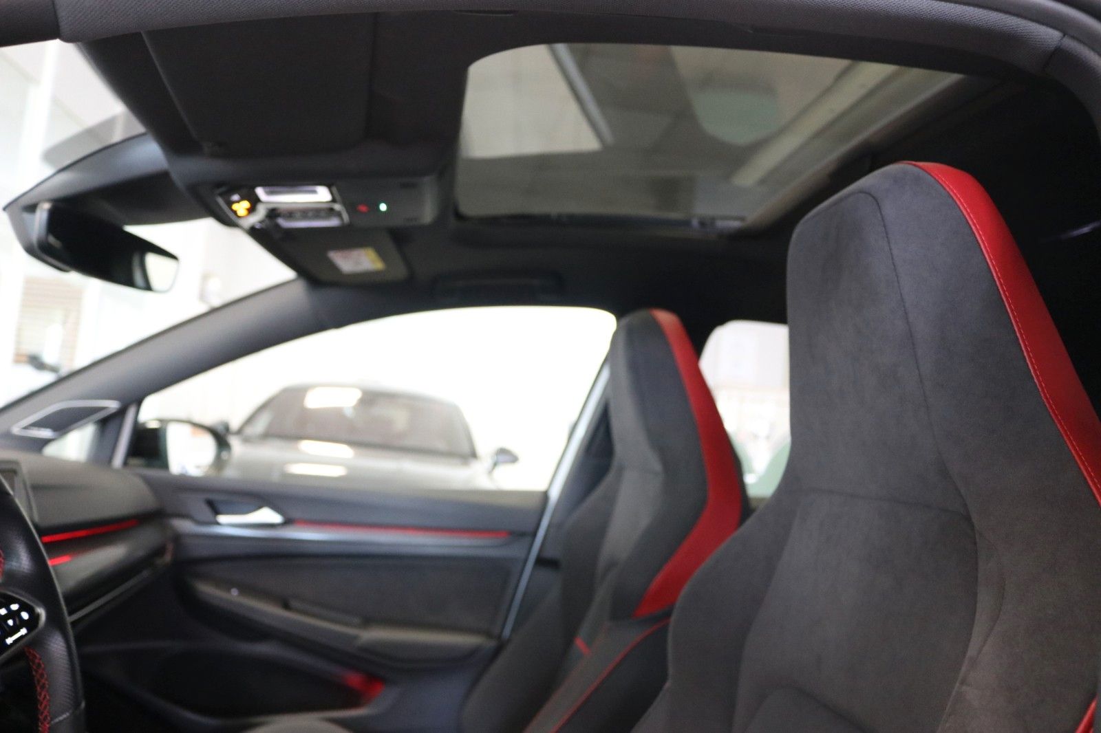 Volkswagen Golf GTI Clubsport Black Style Matrix H&K Pano foto 14