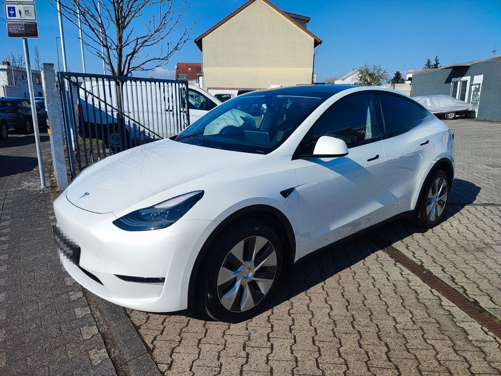 Tesla Model Y "AHK" Long Range Dual AWD foto 1