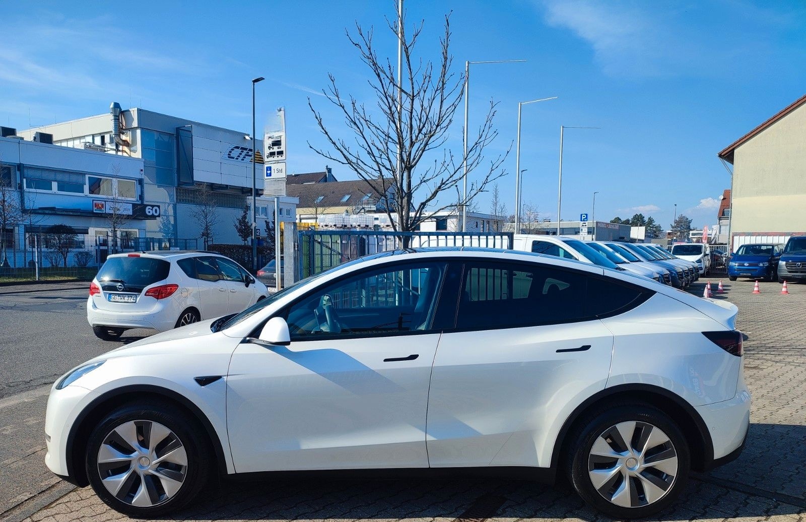 Tesla Model Y "AHK" Long Range Dual AWD foto 3