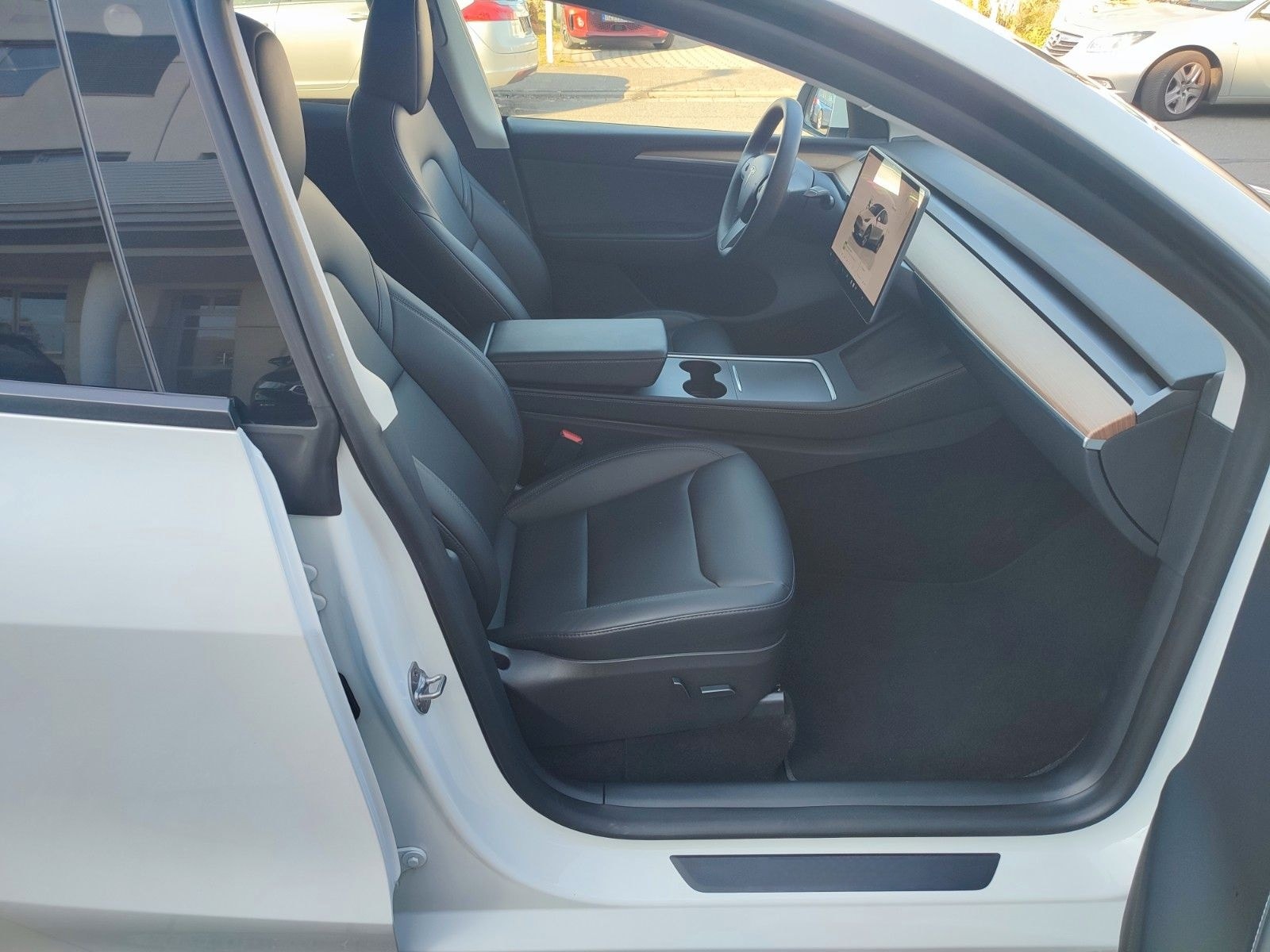 Tesla Model Y "AHK" Long Range Dual AWD foto 22