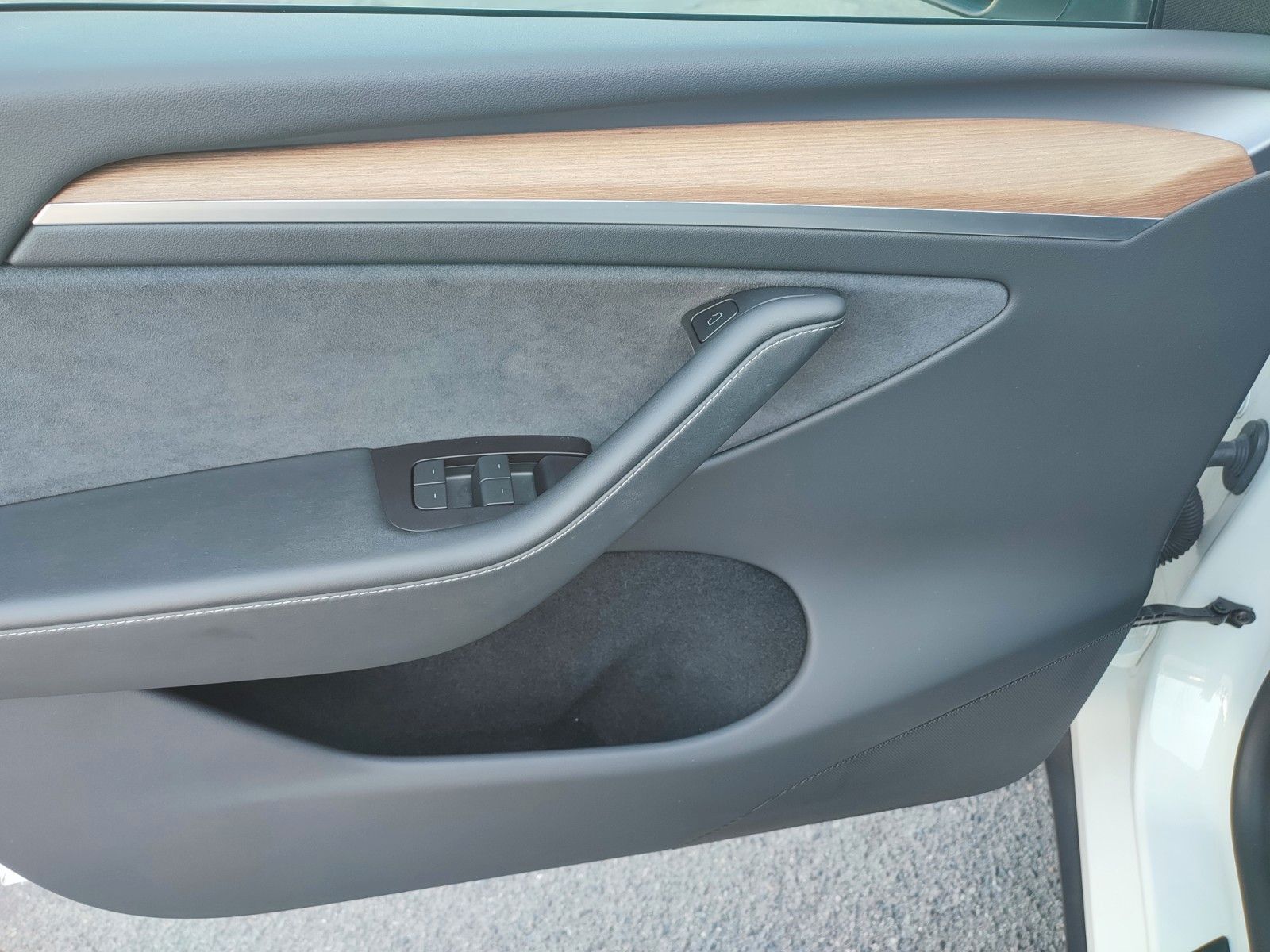 Tesla Model Y "AHK" Long Range Dual AWD foto 24