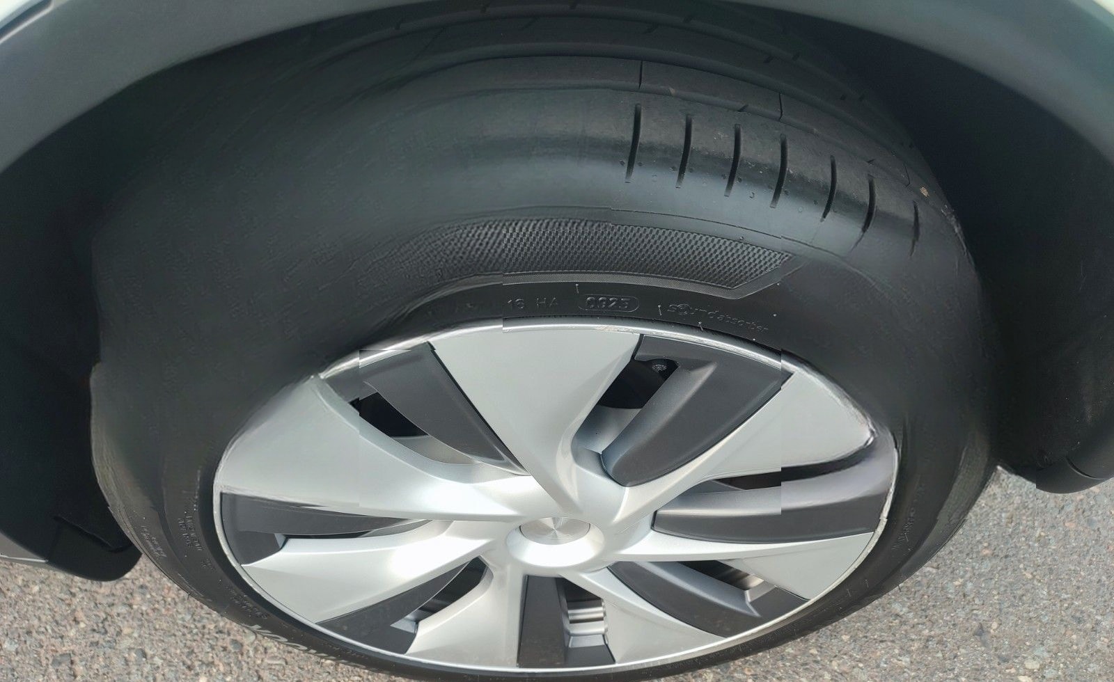 Tesla Model Y "AHK" Long Range Dual AWD foto 25