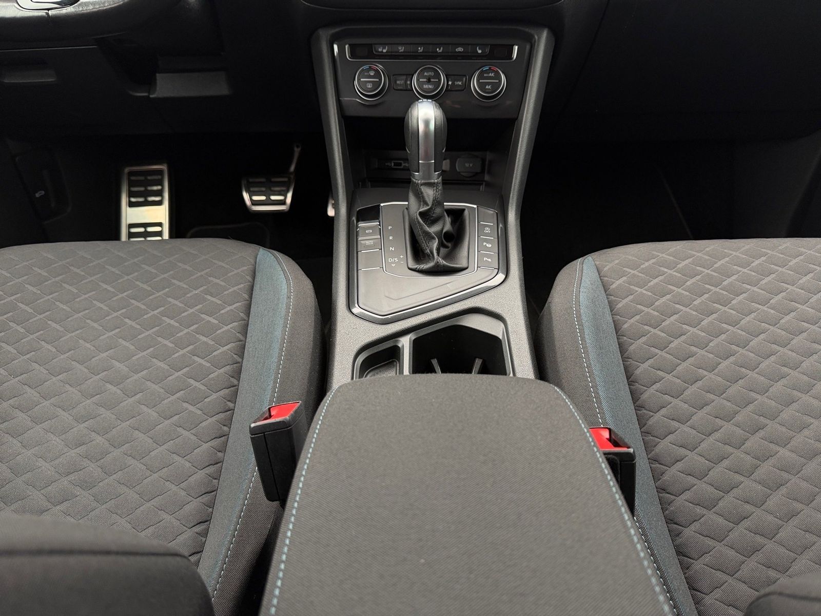 Volkswagen Tiguan IQ.DRIVE 1.5 l TSI DSG AHK.LED.Rückfahrka foto 7