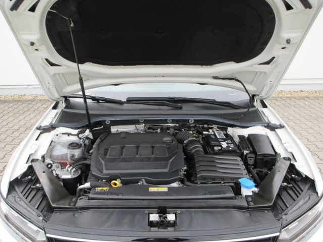 Volkswagen Passat Variant 2.0 TDI DSG Business AHK/LED/NAVI foto 11