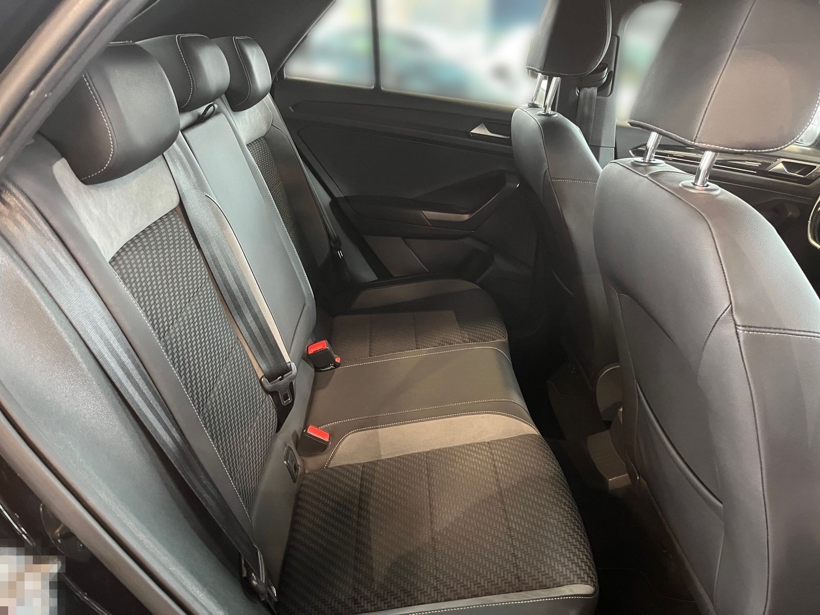 Volkswagen T-Roc 1.5 TSI R Line+Navi+LED+SHZ+Spiegel Paket foto 12