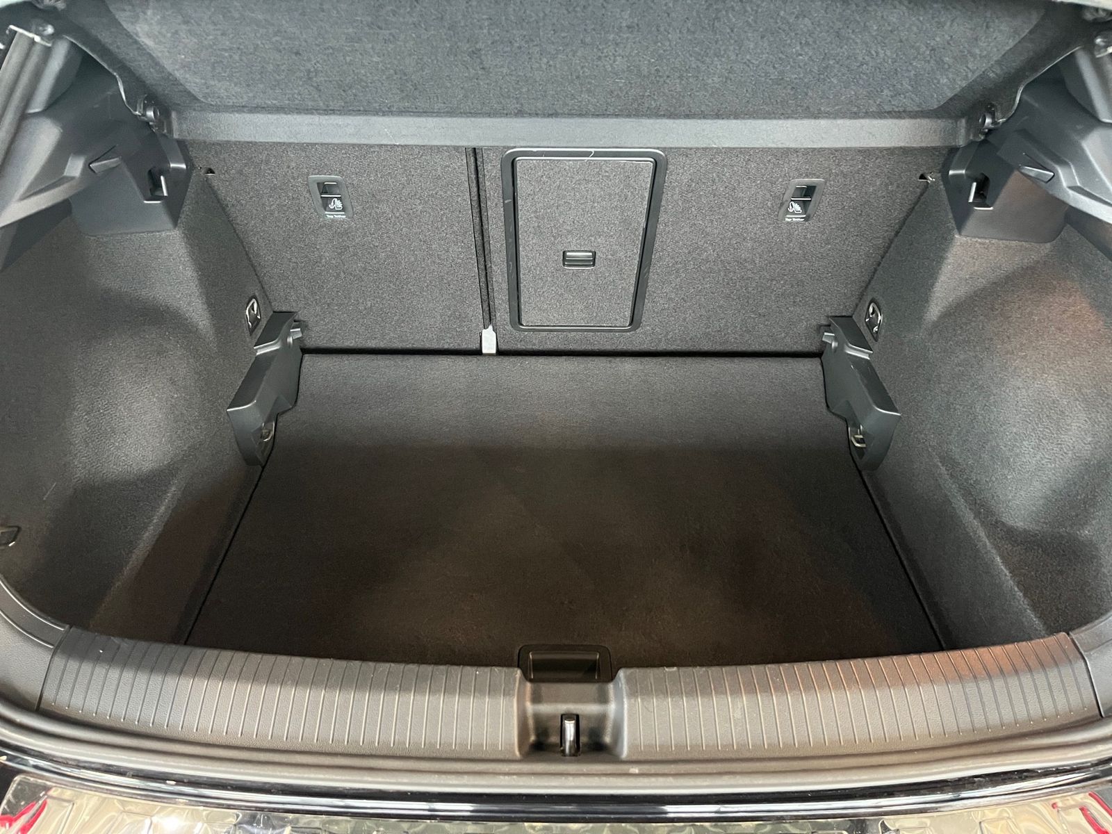 Volkswagen T-Roc 1.5 TSI R Line+Navi+LED+SHZ+Spiegel Paket foto 8