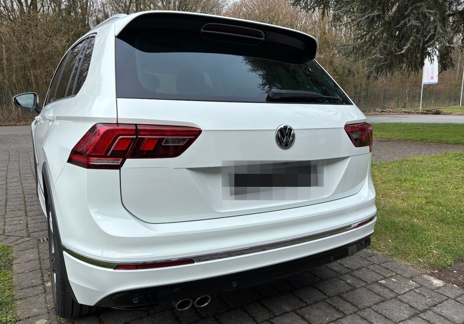 Volkswagen Tiguan 1.5 TSI R-Line Exterieur / Rückfahrkamera foto 14