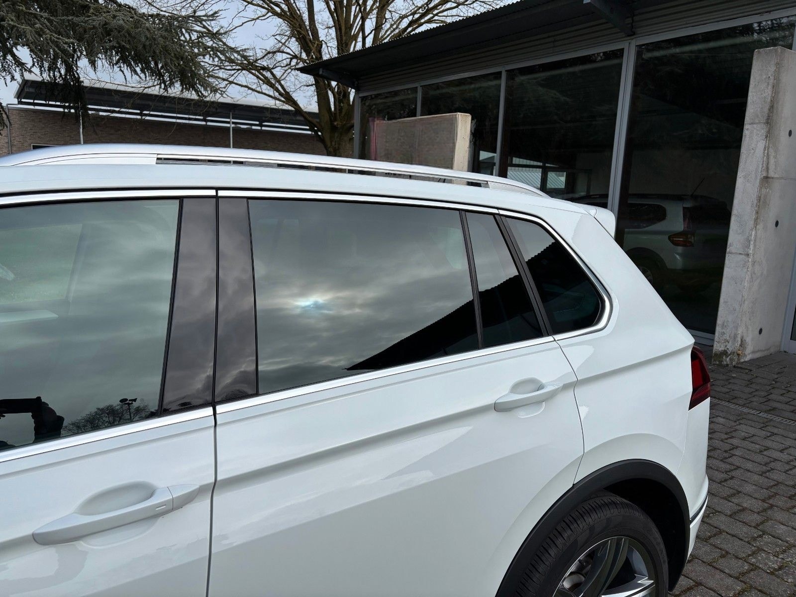 Volkswagen Tiguan 1.5 TSI R-Line Exterieur / Rückfahrkamera foto 4