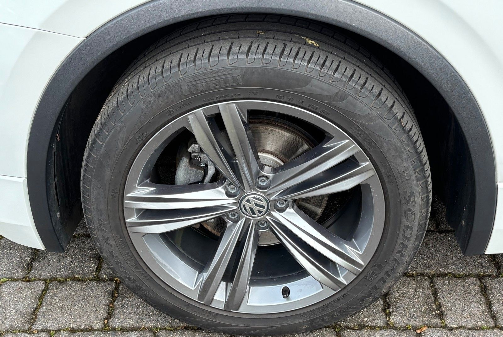 Volkswagen Tiguan 1.5 TSI R-Line Exterieur / Rückfahrkamera foto 5