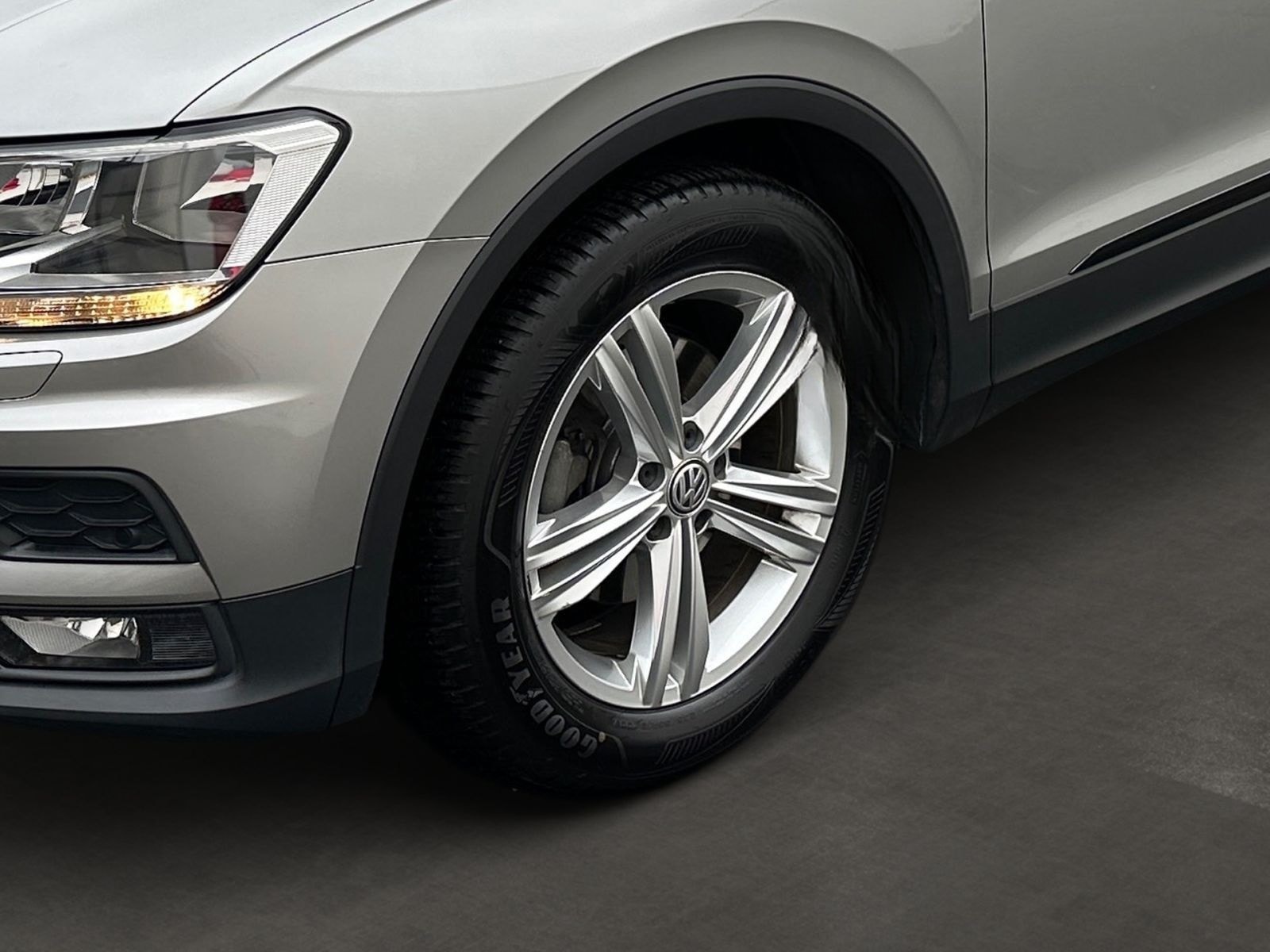 Volkswagen Tiguan 1.4 TSI DSG Comfortline 360° NAVI SHZ AHK foto 6