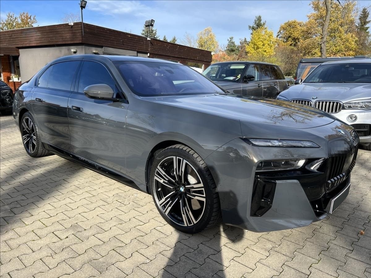 BMW 750 e xDrive M Sport foto 1