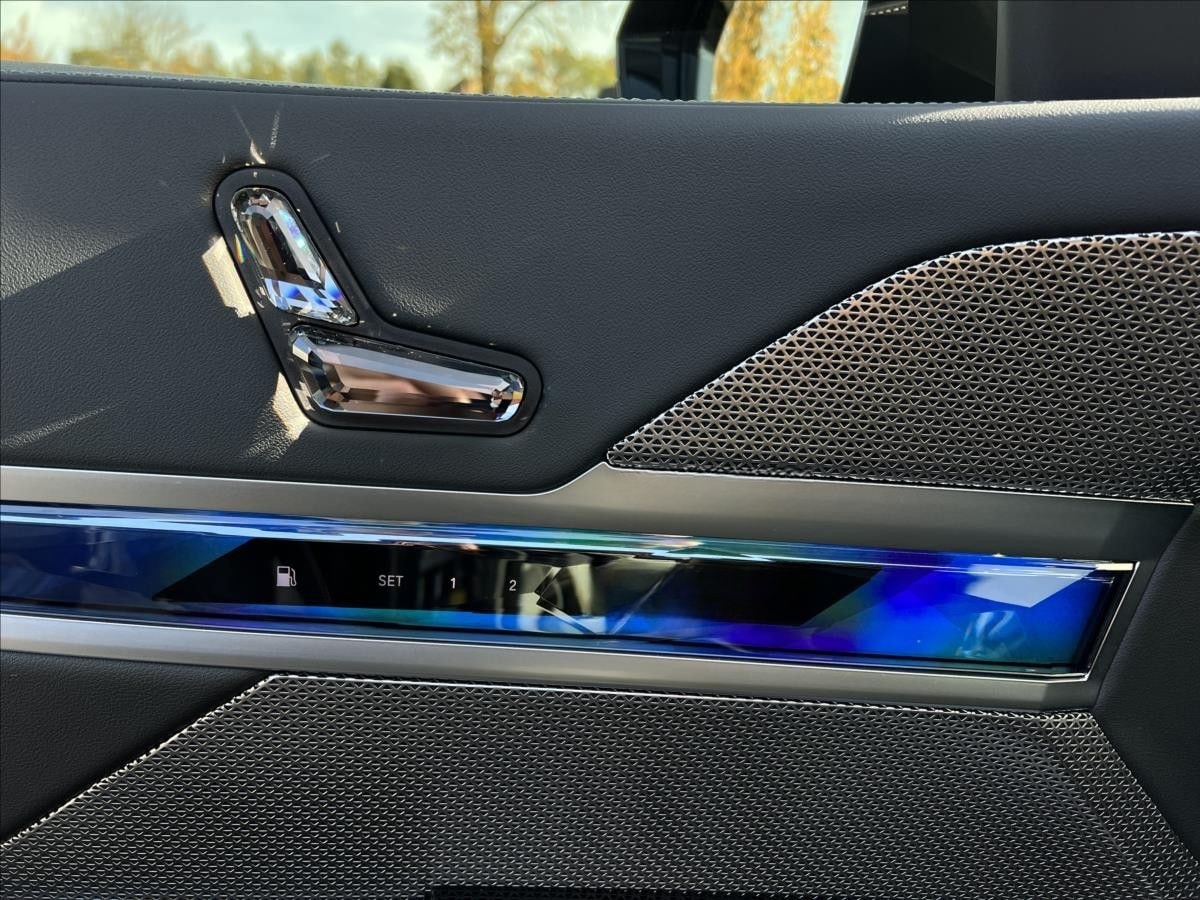 BMW 750 e xDrive M Sport foto 12