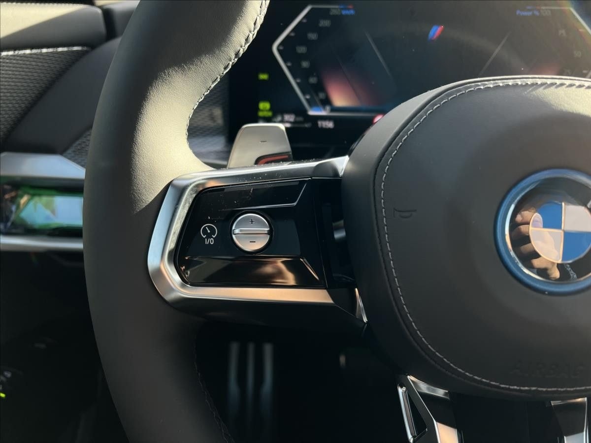 BMW 750 e xDrive M Sport foto 7