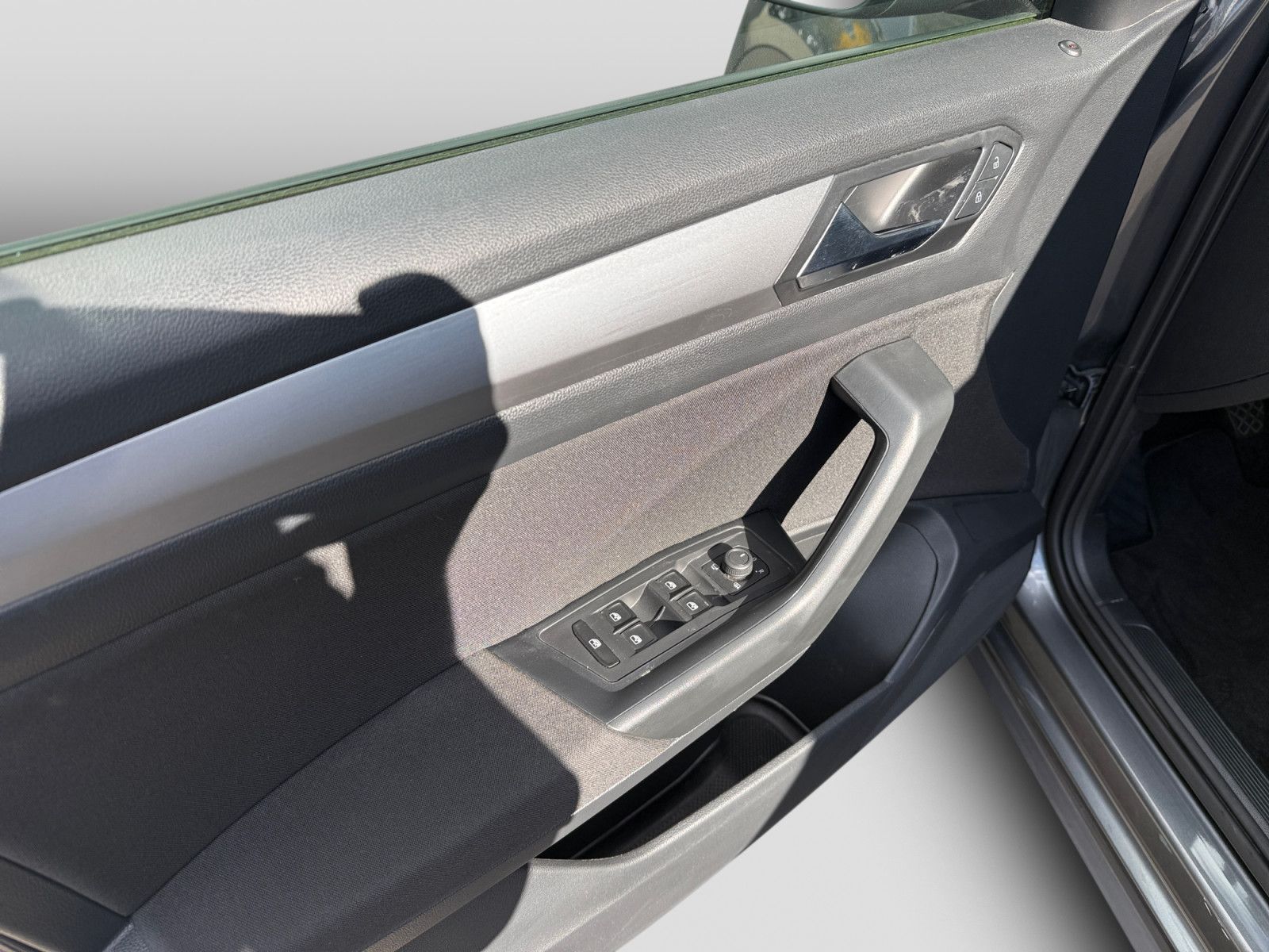 Volkswagen T-Roc 1.0TSI Life LED Navi Parklenk PDC Sitzheiz foto 14