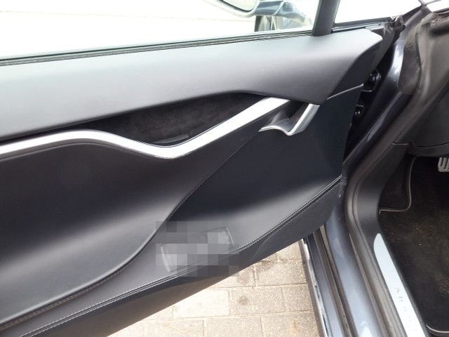 Tesla Model S foto 11