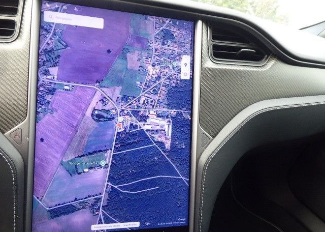 Tesla Model S foto 12