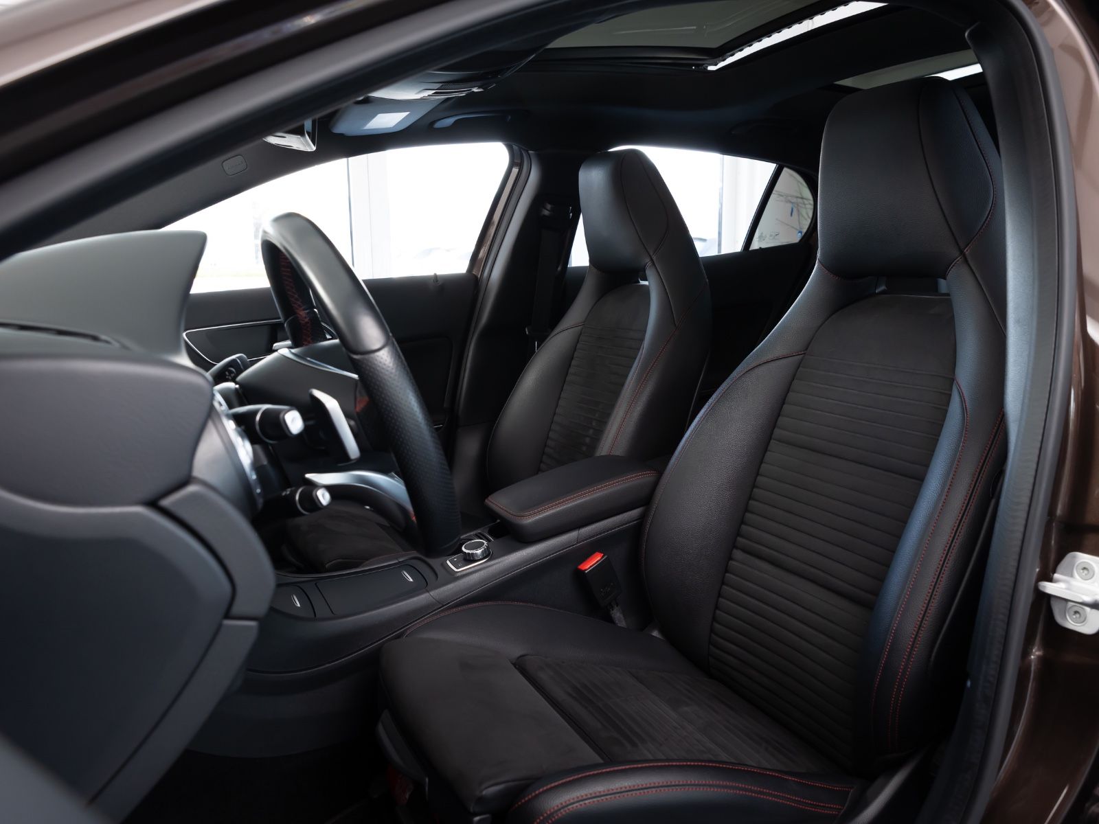 Mercedes-Benz GLA 250 AMG/Pano/Scheckheft/Navi/18 foto 8