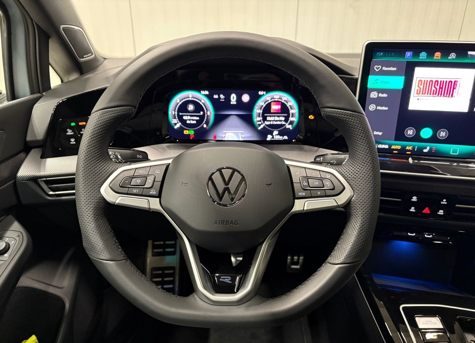 Volkswagen Golf VIII R-Line 2.0 TDI DSG IQ.LIGHT PANO NAVI foto 11