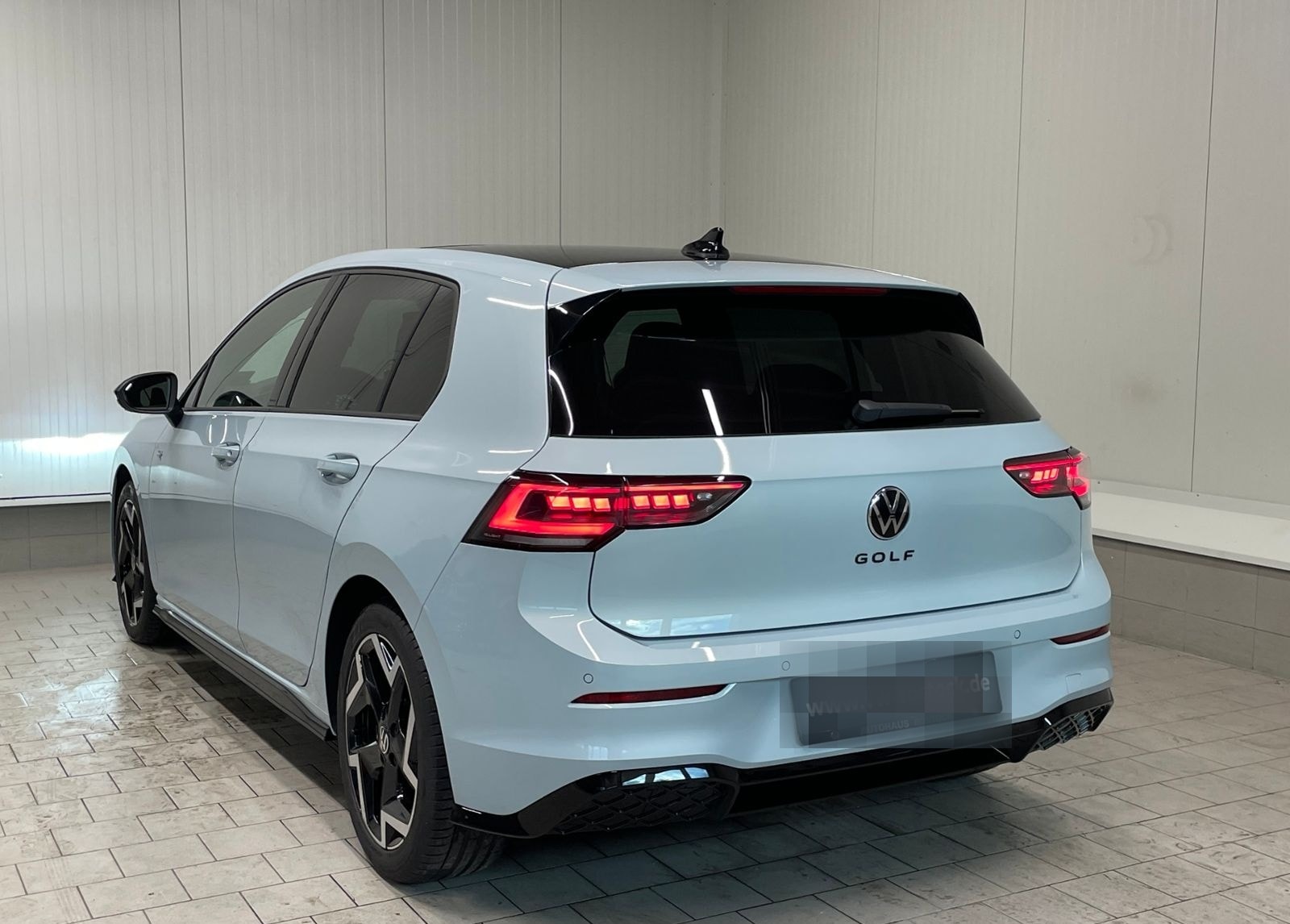 Volkswagen Golf VIII R-Line 2.0 TDI DSG IQ.LIGHT PANO NAVI foto 4